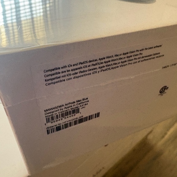 AirPods Max Blue - Picture 4 of 4